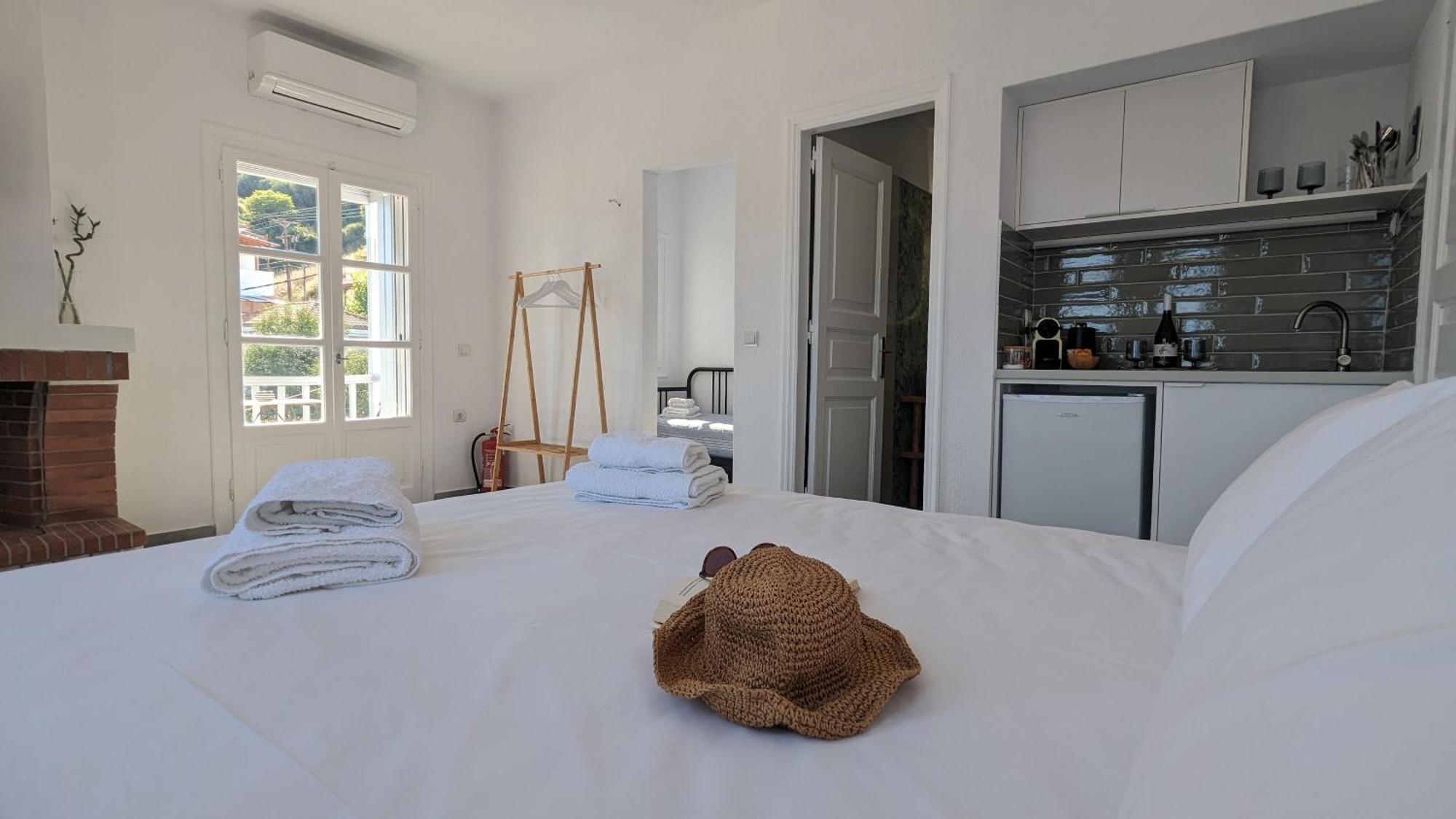The Botanist Guesthouse Скопелос Экстерьер фото